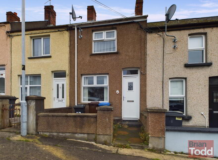 57 Carson Street, Larne, BT40 1SF photo