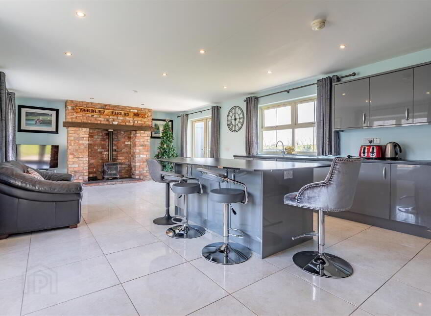 69 Carsonstown Road, Saintfield, BT24 7EB