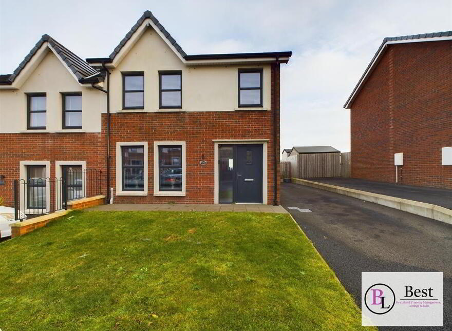 66 Blackthorn Rise, Larne, BT40 2HJ photo