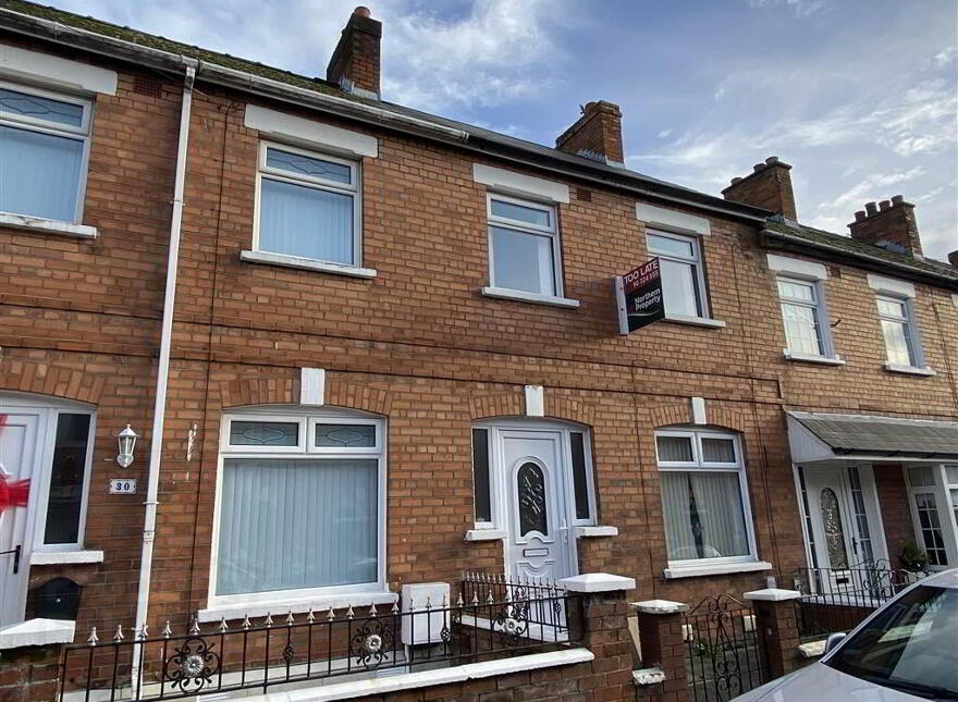 32 Iveagh Drive, Belfast, BT12 6AY photo