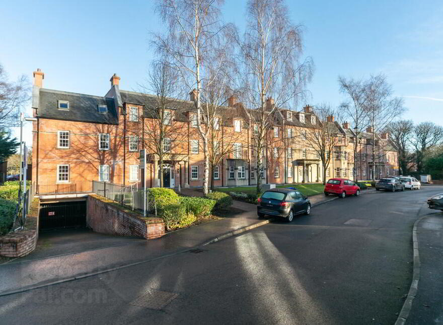 19 Milfort Mews, Dunmurry, Belfast, BT17 9JE photo