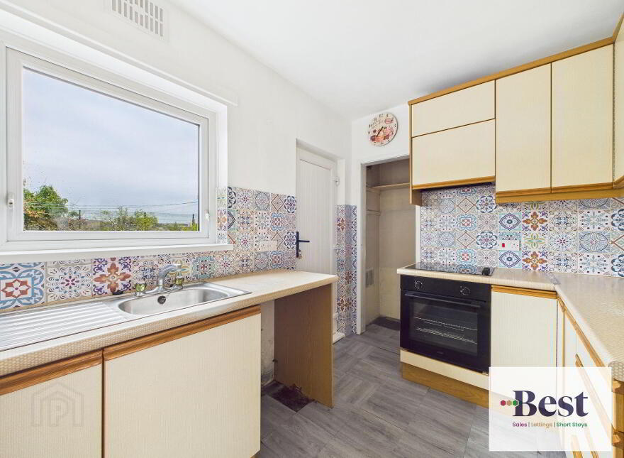 12 Sallagh Park North, Larne, BT40 1NX