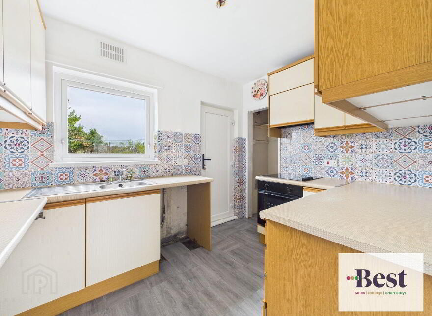 12 Sallagh Park North, Larne, BT40 1NX