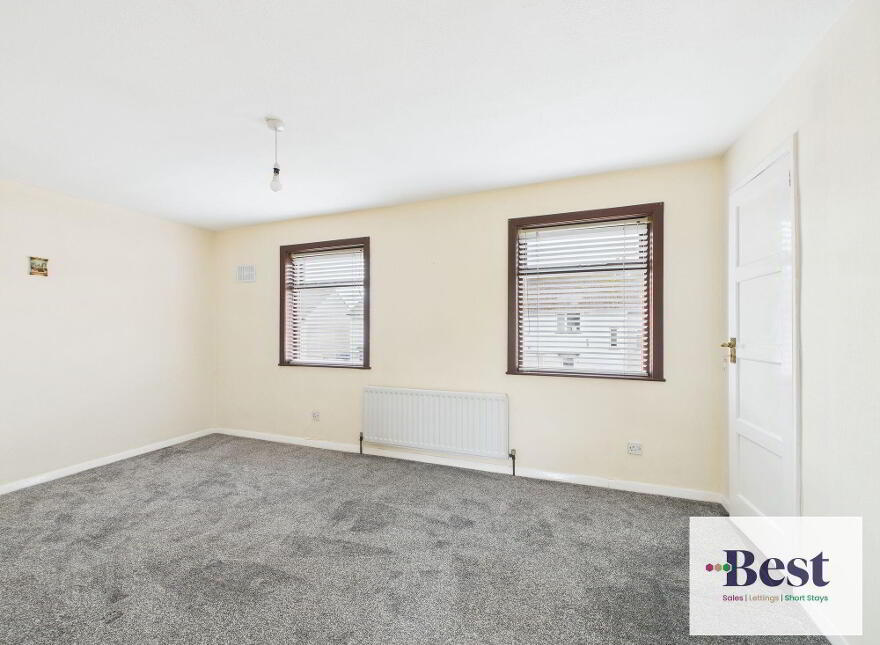 12 Sallagh Park North, Larne, BT40 1NX