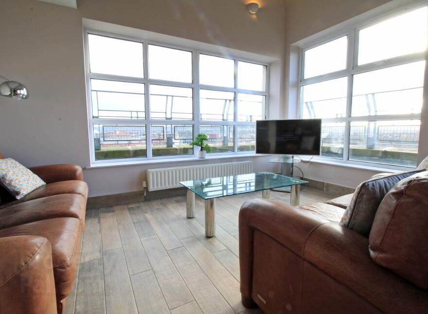 Luxury Penthouse Apartment, Bankmore Street, Ormeau Ave/Du...Belfast City Centre, BT7 1AQ photo