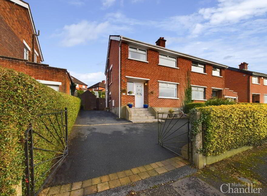 71 Glendale Park, Castlereagh, Belfast, BT8 6HT photo