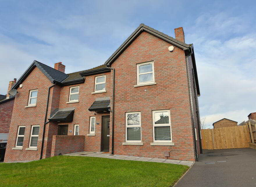 28 Bachelors Park, Portadown, Craigavon, BT63 5QX photo