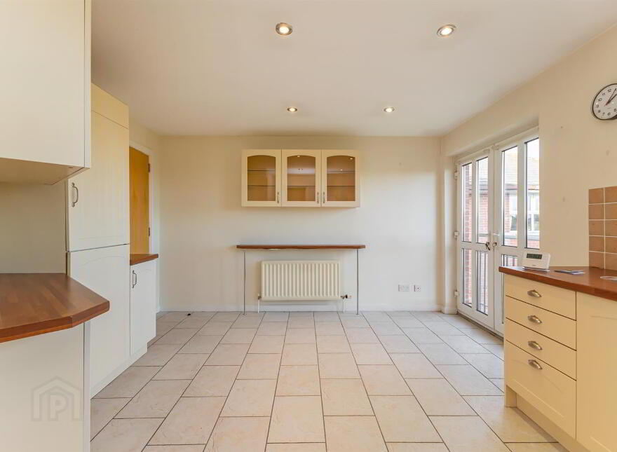8 Penthouse, Bayside Apartments, 24 Ballyholme Road, Bangor, BT20 5JS
