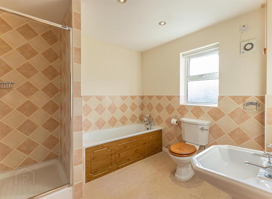 8 Penthouse, Bayside Apartments, 24 Ballyholme Road, Bangor, BT20 5JS
