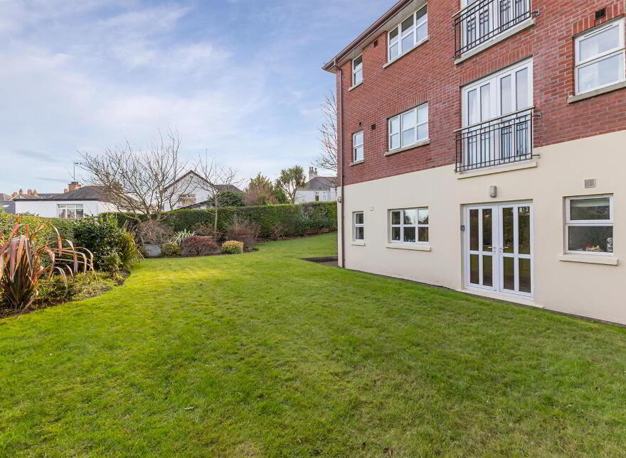 8 Penthouse, Bayside Apartments, 24 Ballyholme Road, Bangor, BT20 5JS