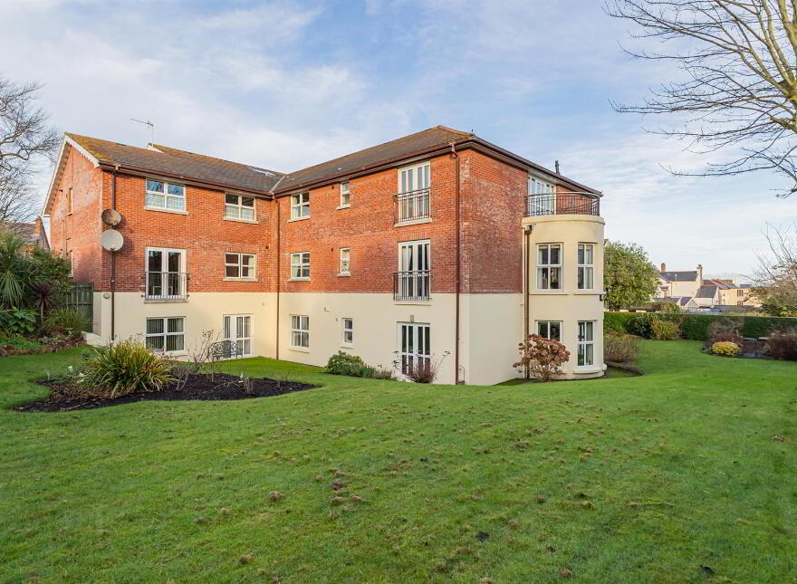 8 Penthouse, Bayside Apartments, 24 Ballyholme Road, Bangor, BT20 5JS