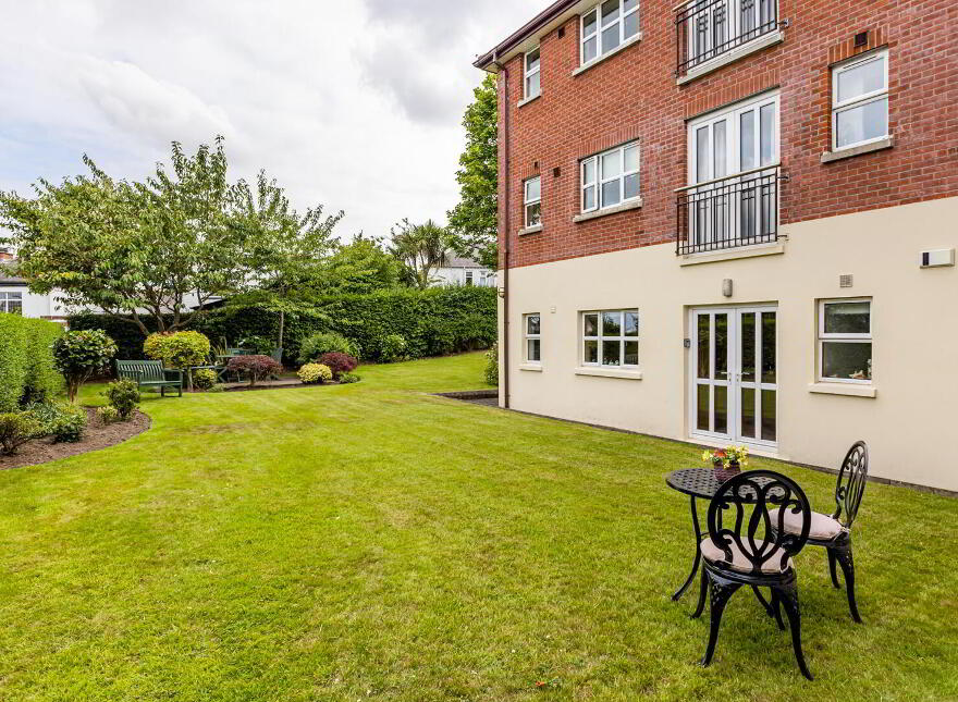 8 Penthouse, Bayside Apartments, 24 Ballyholme Road, Bangor, BT20 5JS