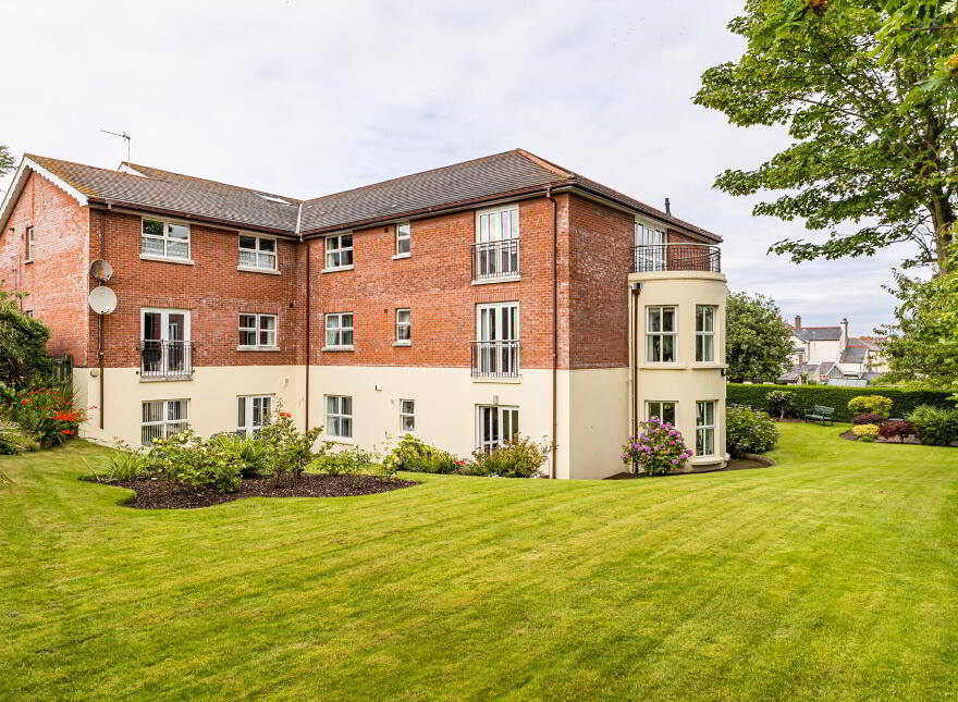 8 Penthouse, Bayside Apartments, 24 Ballyholme Road, Bangor, BT20 5JS