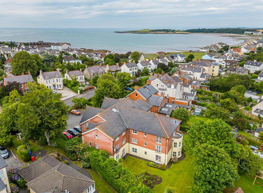 8 Penthouse, Bayside Apartments, 24 Ballyholme Road, Bangor, BT20 5JS