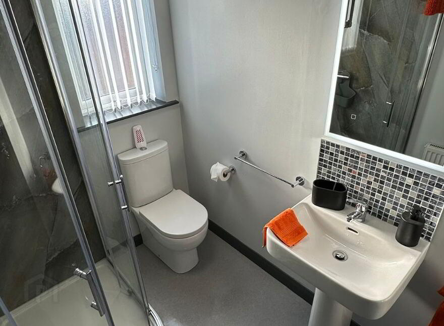 Wellington Park, Belfast, BT9 6DP
