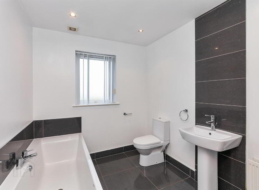 28 Porter Green Avenue, Larne, BT40 2UJ