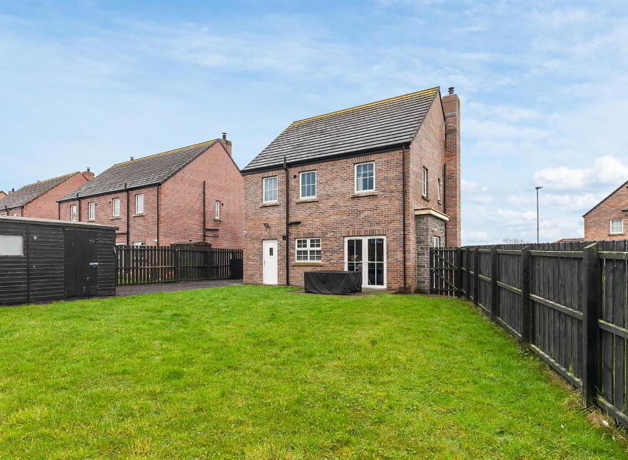 25 Clover Brook, Larne, BT40 2UP