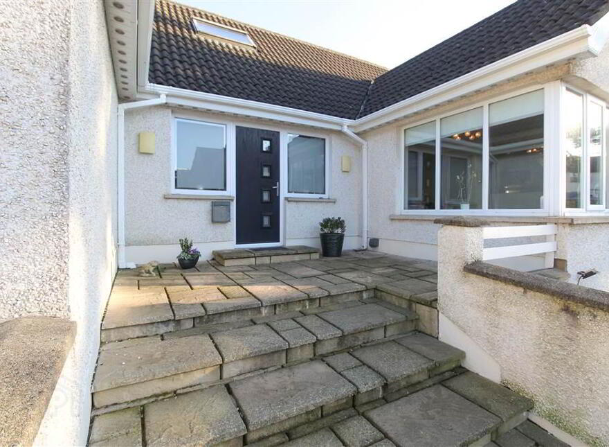 276a Comber Road, Dundonald, Belfast, BT16 1UR