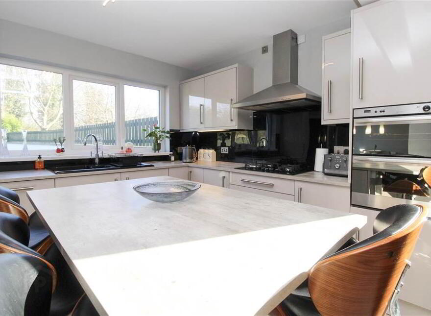 276a Comber Road, Dundonald, Belfast, BT16 1UR