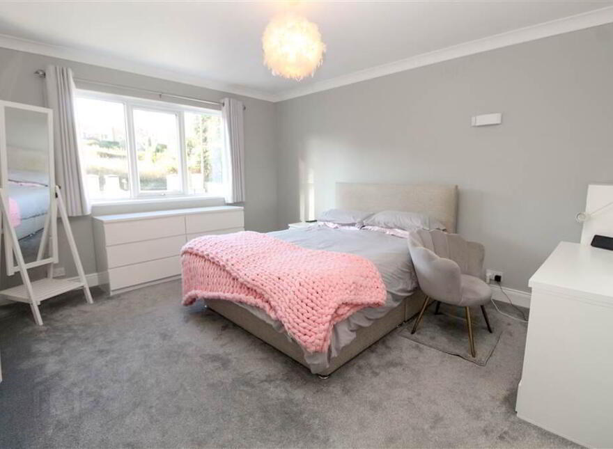 276a Comber Road, Dundonald, Belfast, BT16 1UR