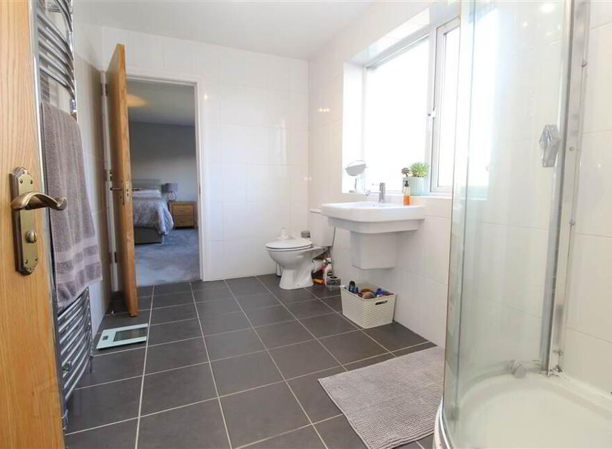 276a Comber Road, Dundonald, Belfast, BT16 1UR