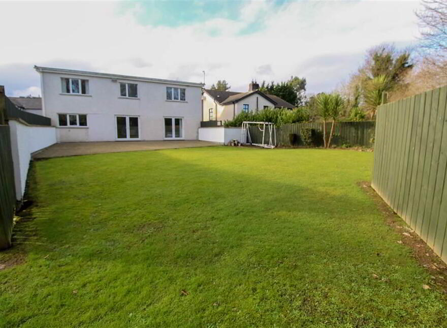 276a Comber Road, Dundonald, Belfast, BT16 1UR