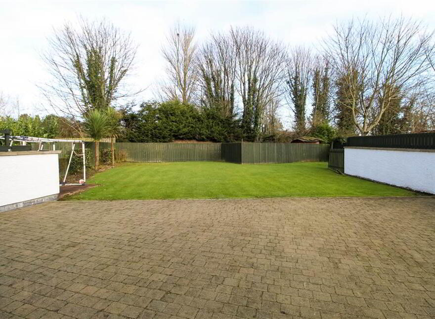 276a Comber Road, Dundonald, Belfast, BT16 1UR