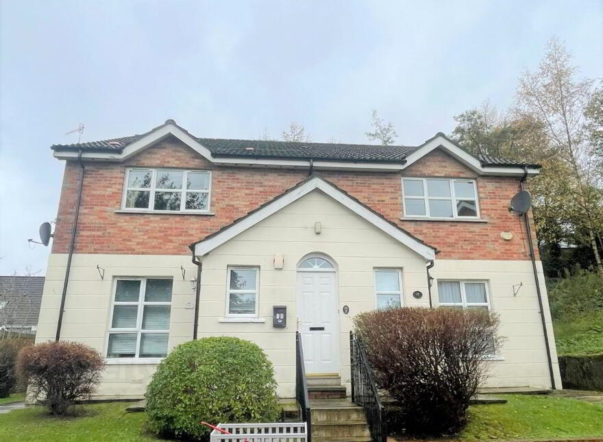 17 Lyndhurst View Road, Belfast, BT13 3XR photo