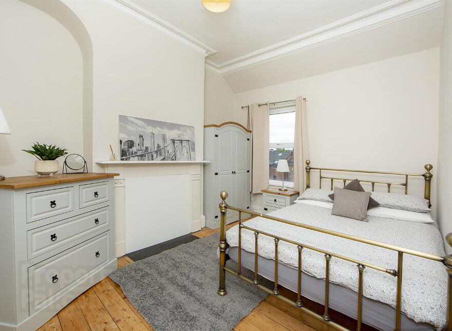 Room 5, 16 Cedar Avenue, Belfast, BT15 5AS photo