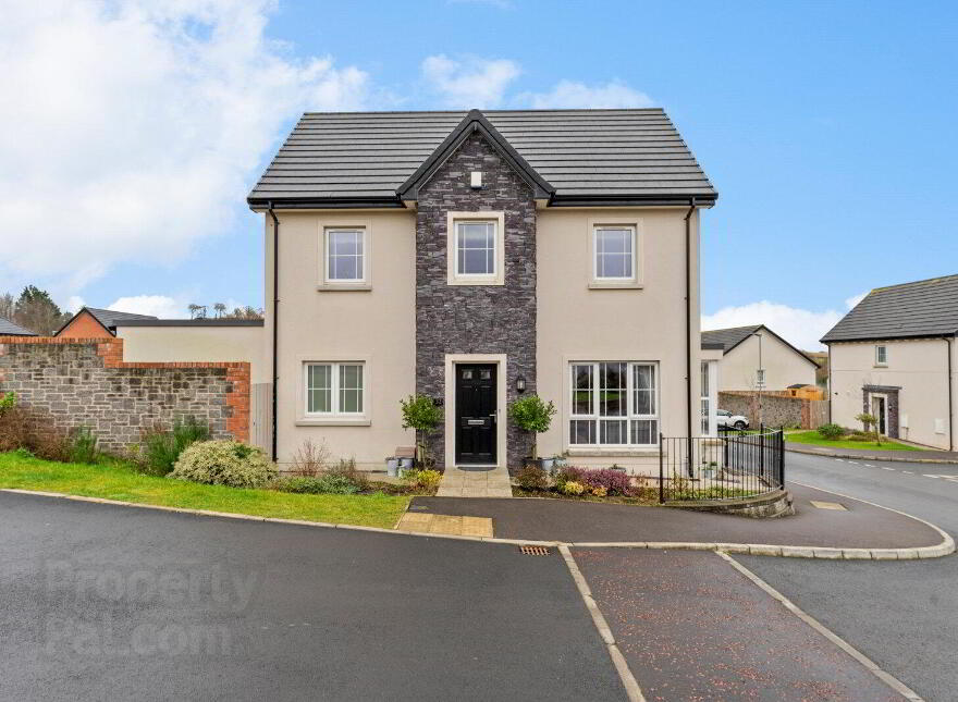 32 Millmount Village Meadows, Dundonald, Belfast, BT16 1AT photo