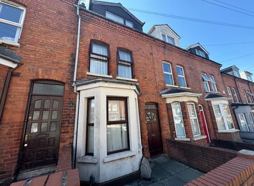 84 Dunluce Avenue ( Available Now), Belfast, BT9 7AZ photo