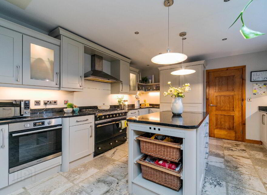 8 Shelling Hill, Lisburn, BT27 5NZ