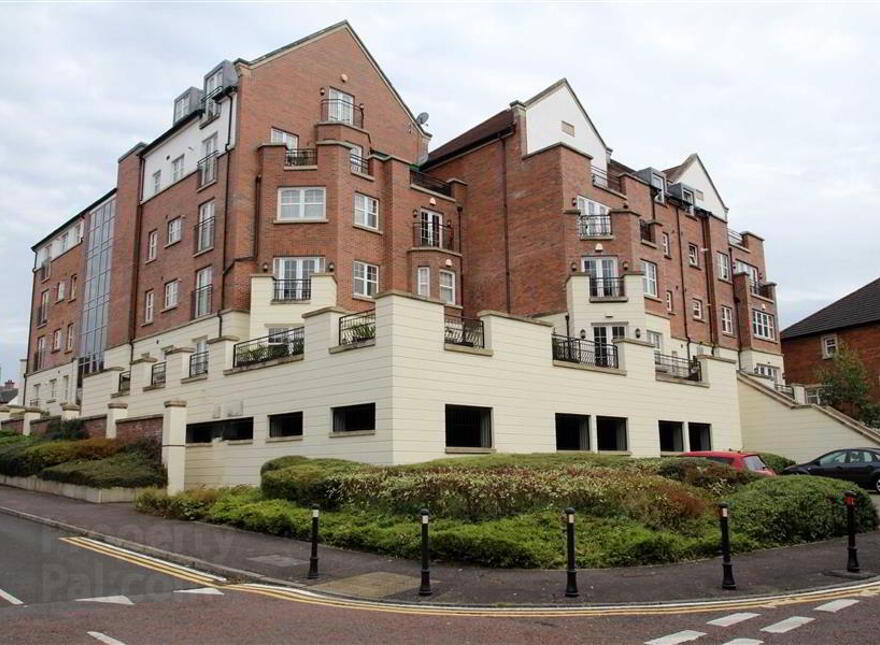 Apt 20 Forest House, Wellington Square, Belfast, BT7 3LQ photo