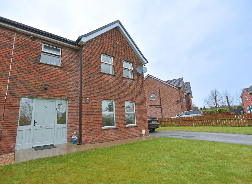 75 The Beeches, Portadown, Craigavon, BT62 1AY photo