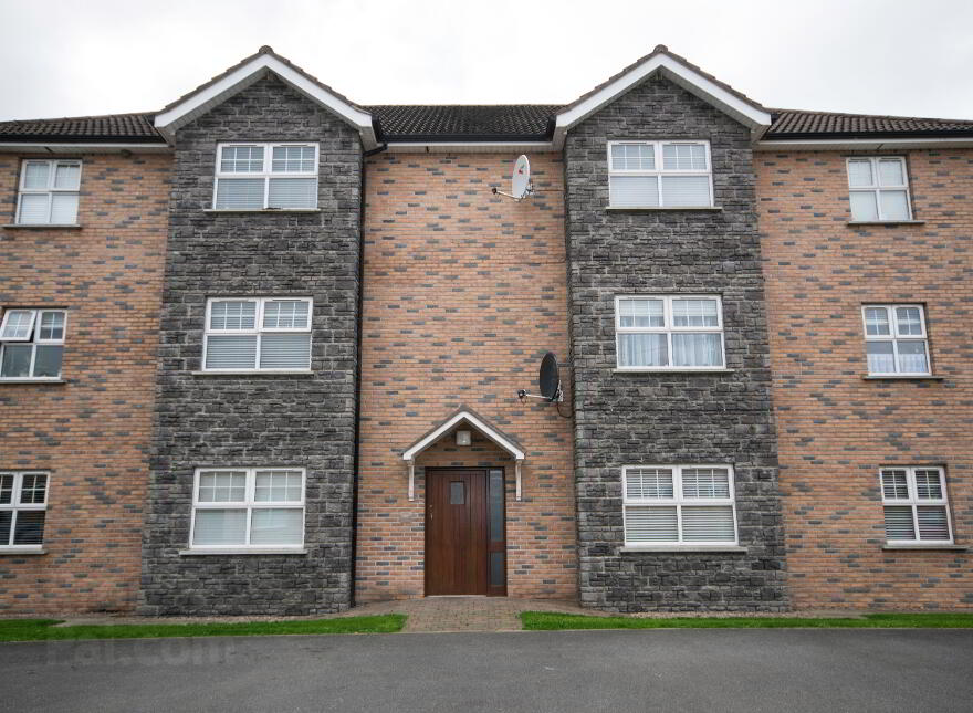 2 Lambrook Grove, Omagh, BT78 5SP photo