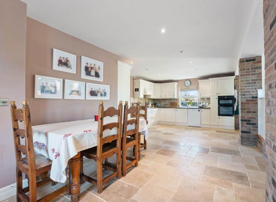 Crossboyne, Claremorris, F12Y8W2