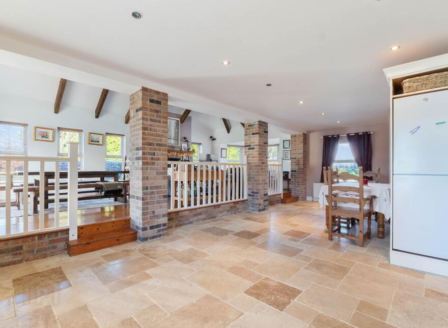 Crossboyne, Claremorris, F12Y8W2
