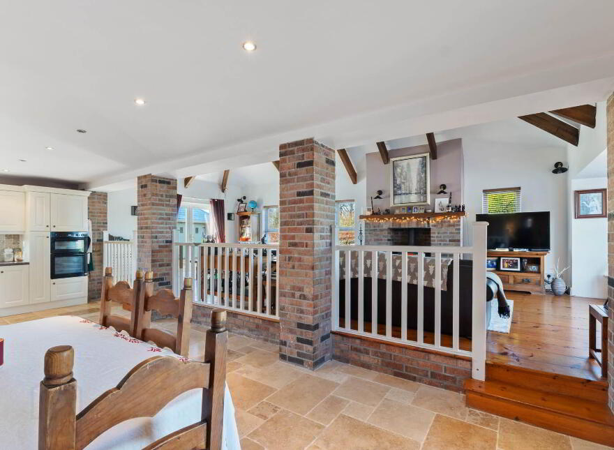 Crossboyne, Claremorris, F12Y8W2