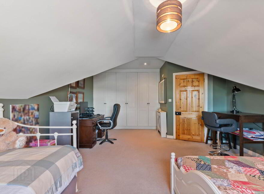 Crossboyne, Claremorris, F12Y8W2