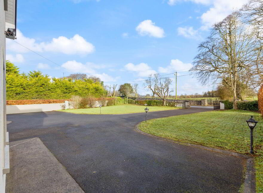 Crossboyne, Claremorris, F12Y8W2