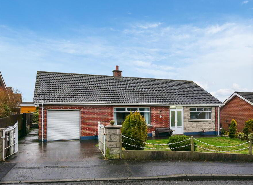 3 Blenheim Park, Carryduff, Belfast, BT8 8NN photo