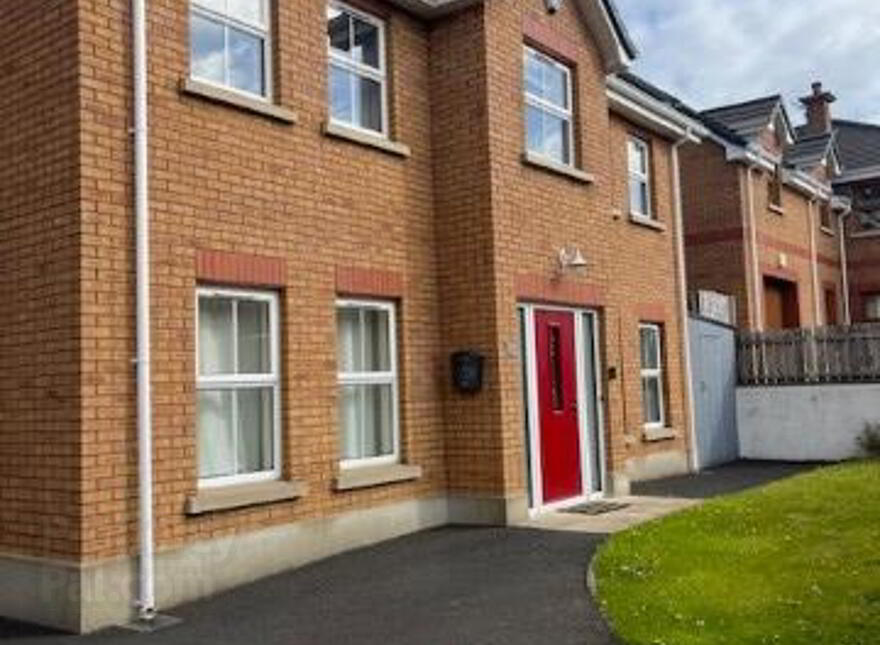 Holiday Let GOLF 2025, 4 Hopefield Gardens, Portrush, BT56 8QG photo