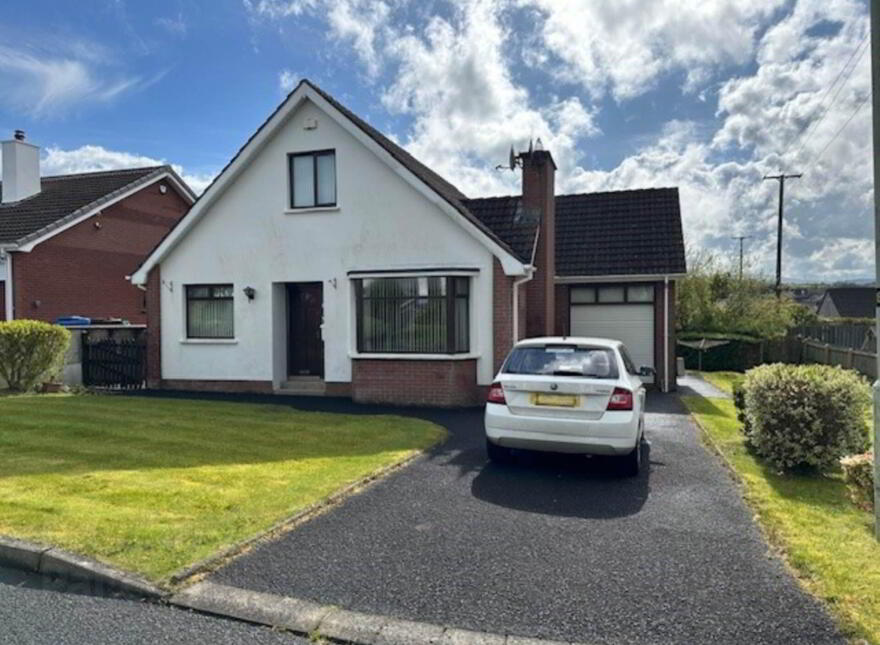 9 Windsor Heights, Larne, BT40 1UL photo