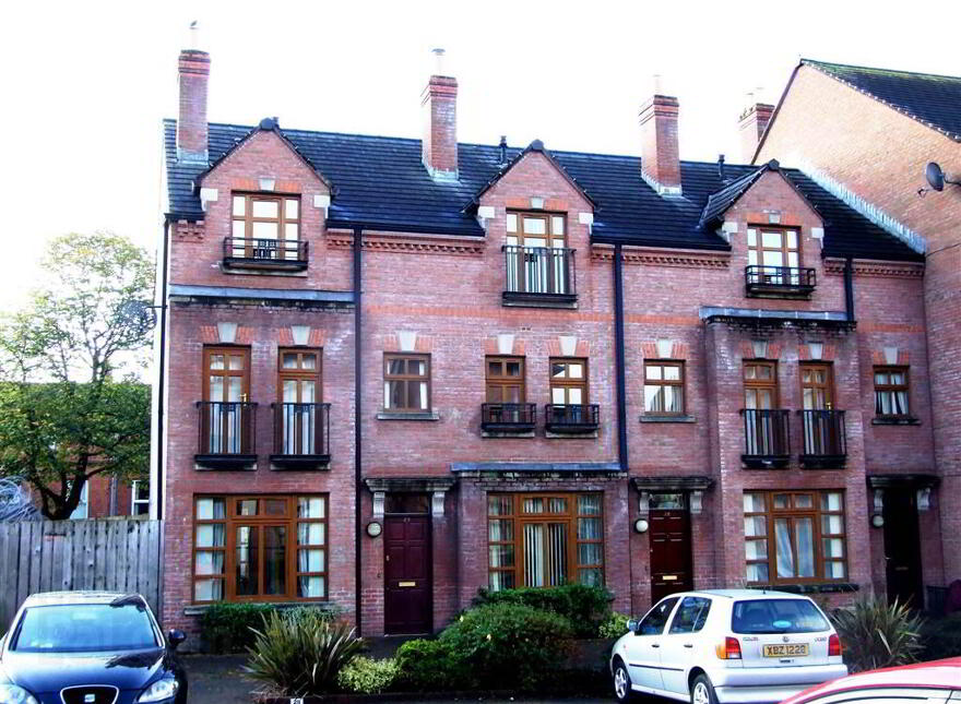 28 The Cloisters, Belfast, BT7 1GD photo