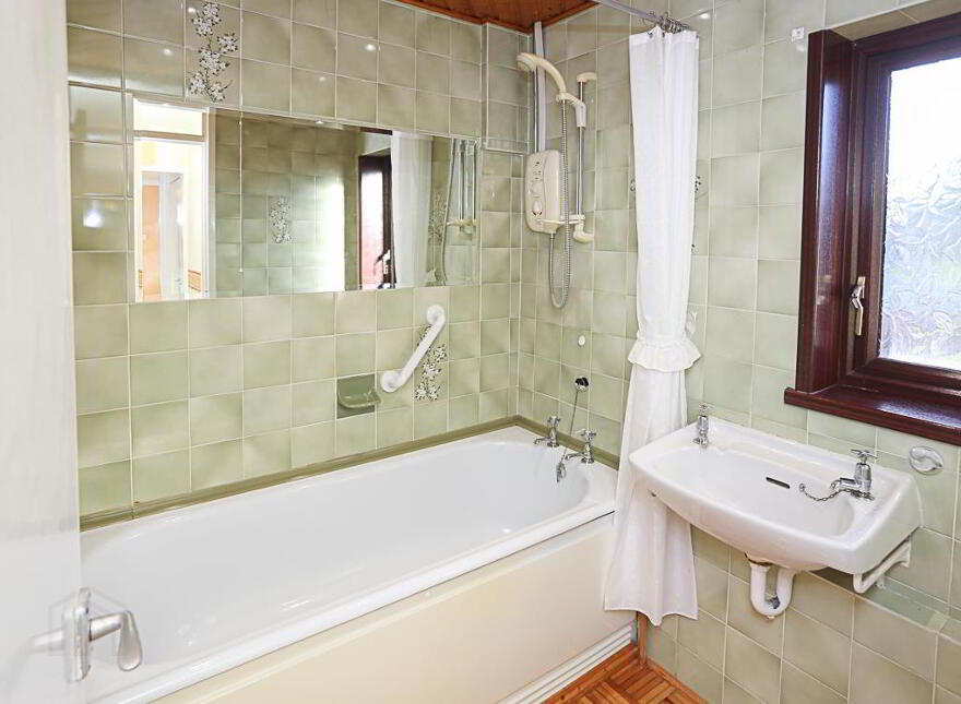 123 Drumadoon Drive, Dundonald, Belfast, BT16 2PS