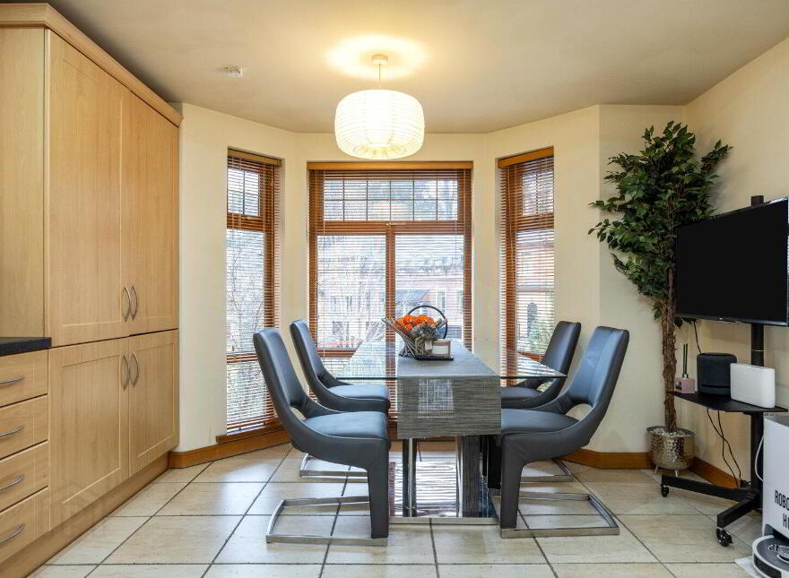 11d Malone Valley Park, Belfast, BT9 5PZ