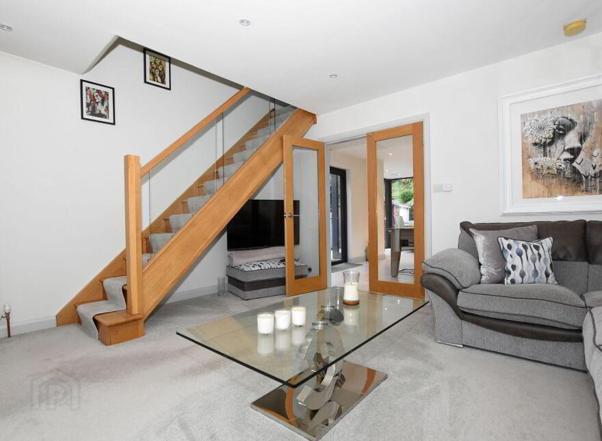 4 Harwich Mews, Hillsborough, BT26 6RH