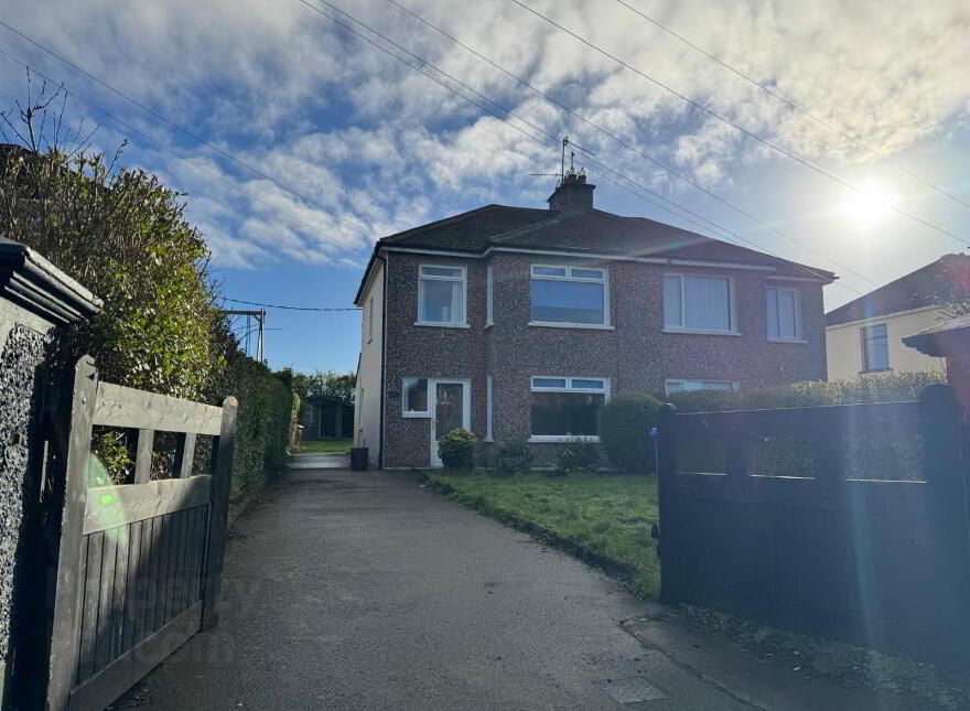 17 Westfield Gardens, Tandragee Road, Lurgan, BT66 8TL photo