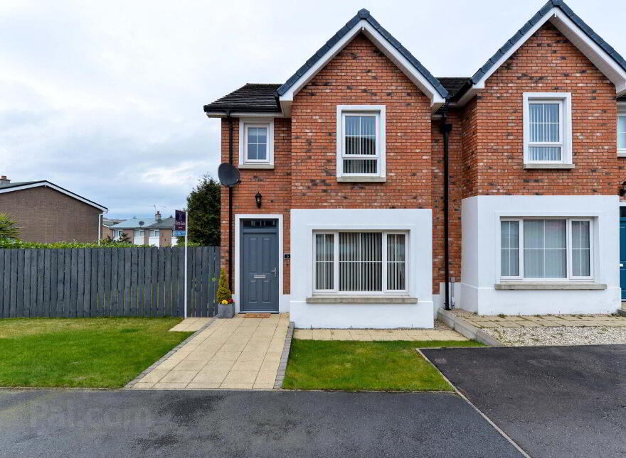 6 Gransha Gate, Dundonald, Belfast, BT16 2HU photo