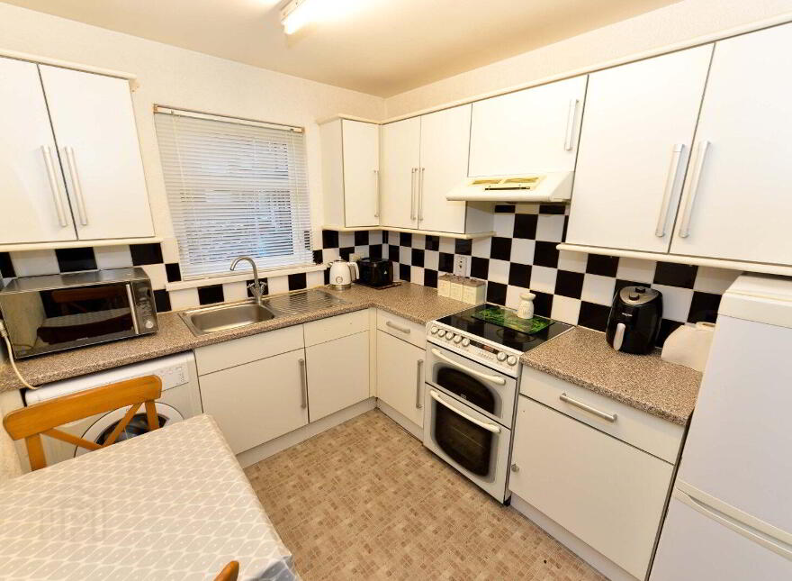 18 Park Avenue, Belfast, BT4 1JJ